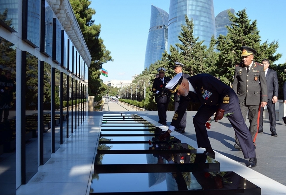意大利国防参谋长来阿塞拜疆访问