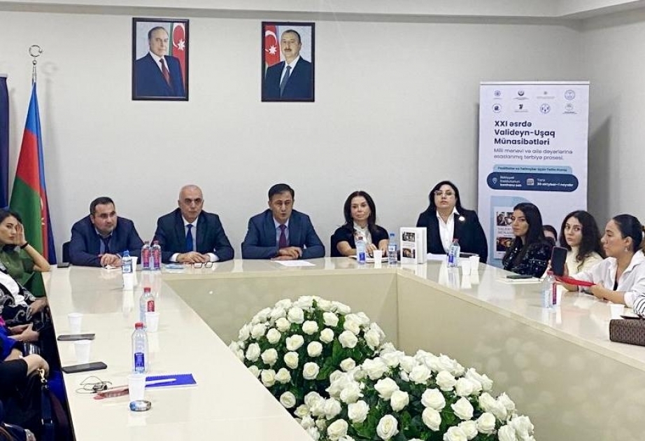 Yeni dövrdə valideyn-uşaq münasibətləri mövzusunda təlim keçirilib