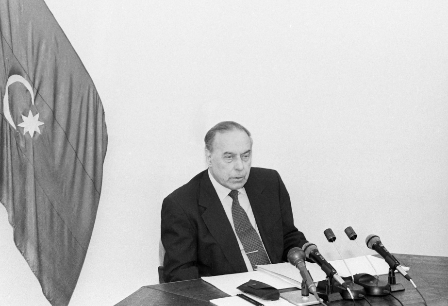 Moments d’une vie dédiée au peuple : février 1996