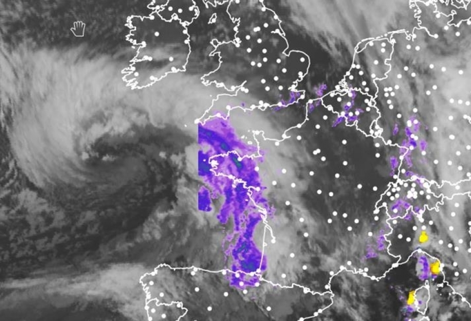Tempête Ciaran: Le président français exhorte les habitants à rester chez eux