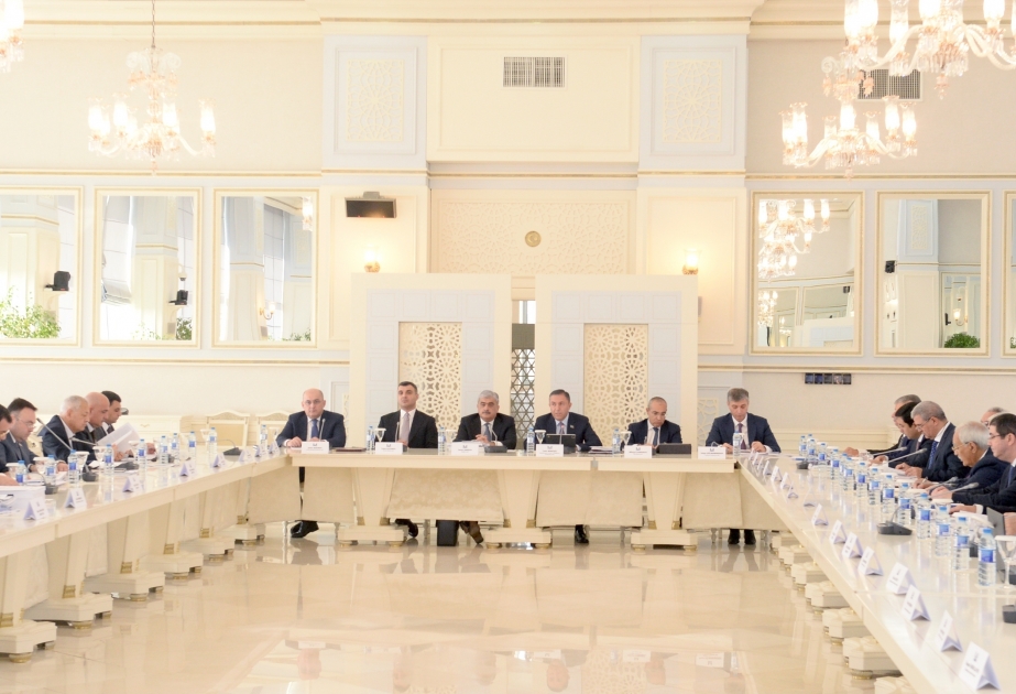 Le projet de budget de l'État pour 2024 est discuté au Parlement azerbaïdjanais