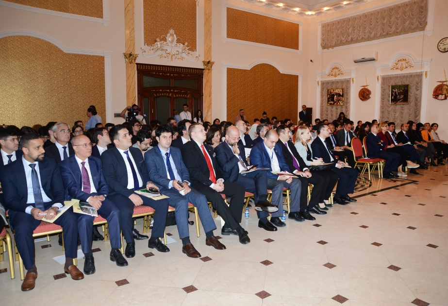“Böyük qələbənin 3-cü ildönümü: Postmünaqişə dövrünün çağırış və fürsətləri” mövzusunda simpozium təşkil edilib