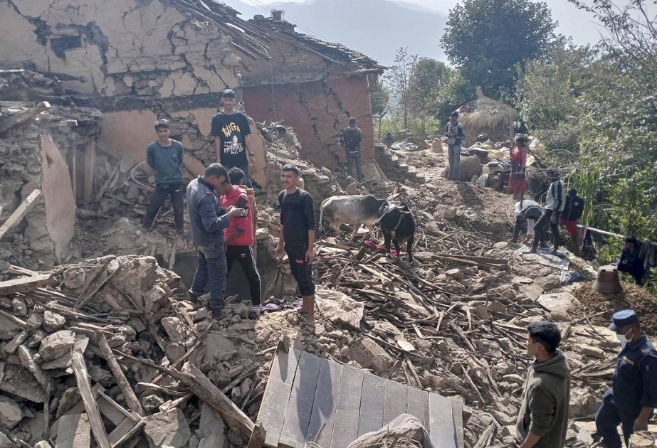 Erdbeben in Nepal: Mindestens 128 Menschen ums Leben gekommen VIDEO