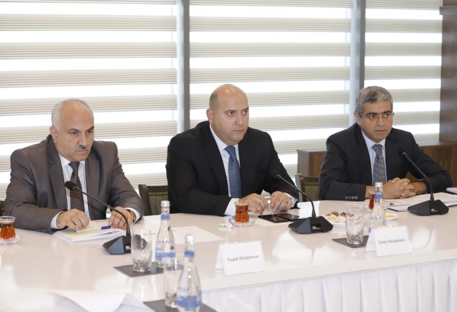 Ağdamda “Əhalinin dayanıqlı məskunlaşmasında məşğulluğun rolu. Görülmüş işlər və çağırışlar” mövzusunda dəyirmi masa keçirilib