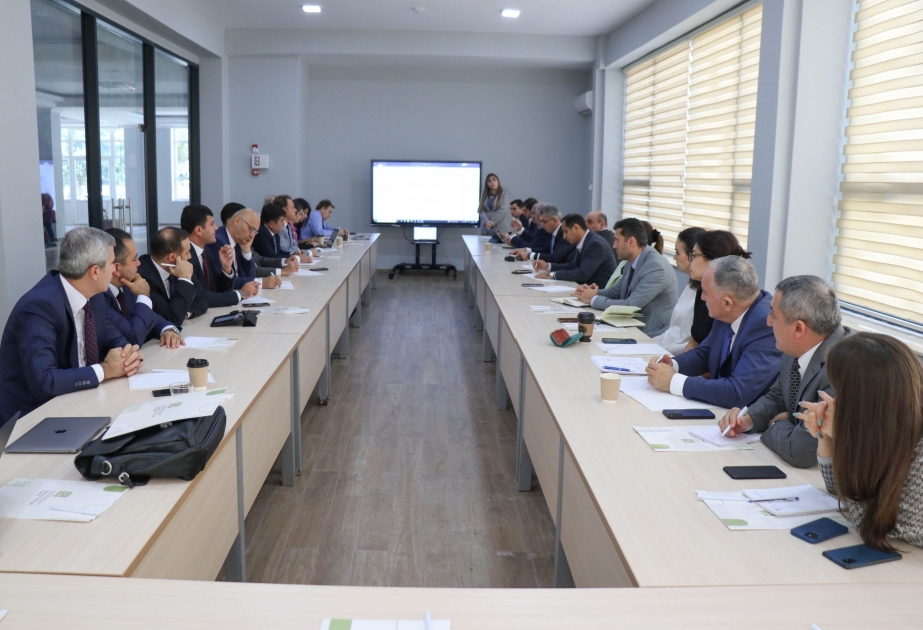 Təhsilin İnkişafı Forumunun nəticələrinə həsr olunmuş dəyirmi masa
