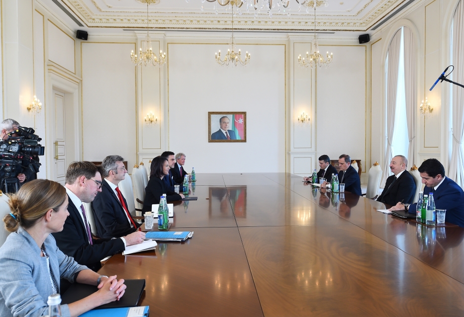 Presidente Ilham Aliyev recibe a la Ministra de Asuntos Exteriores de Alemania