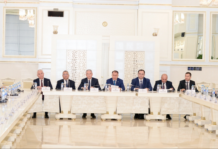 Parlamentdə “Mina təhlükəsi ilə mübarizə - partlayıcı sursatların ekosistemə təsiri” mövzusunda dinləmə keçirilib