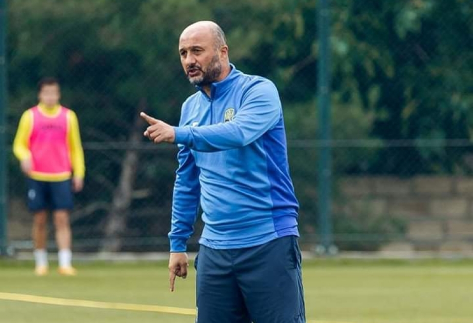 “Kəpəz” futbol klubunun baş məşqçisi istefa verib