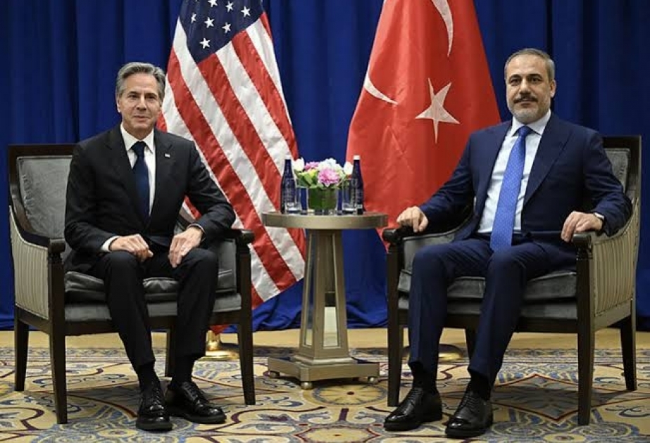 Türkiyənin xarici işlər naziri ABŞ-ın dövlət katibi ilə görüşüb