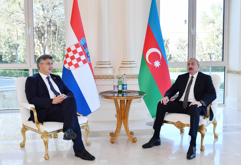 El Presidente de Azerbaiyán se reúne con el Primer Ministro de Croacia cara a cara