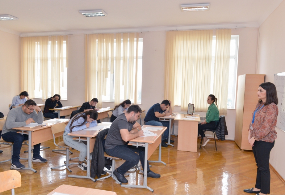 Dövlət vergi orqanlarına işə qəbul müsabiqəsinin test imtahanı keçirilib