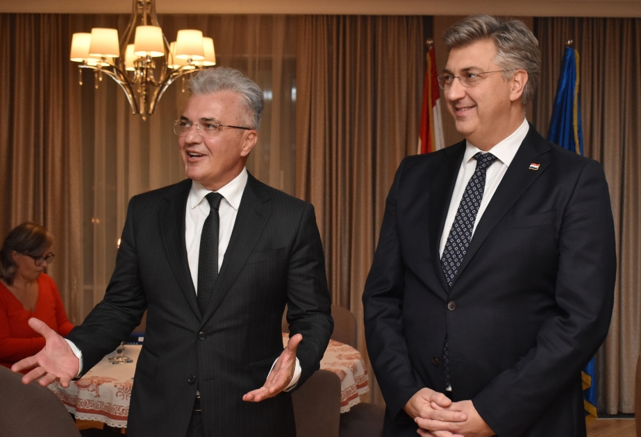 Baş nazir Andrey Plenkoviç Azərbaycanda yaşayan Xorvatiya vətəndaşları ilə görüşüb