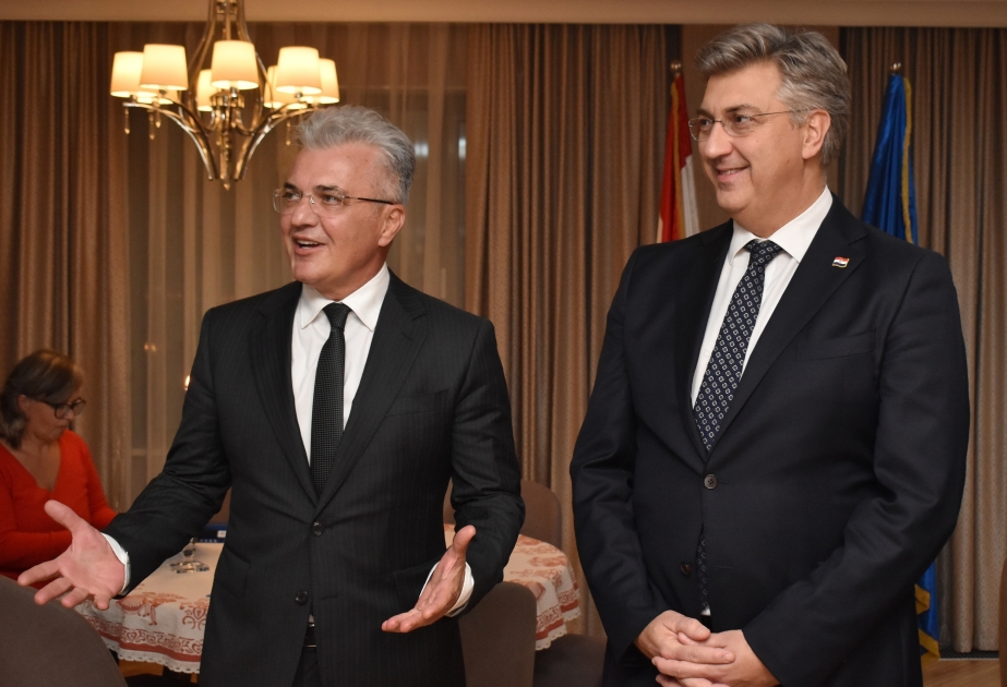 Prime Minister Andrej Plenković met with Croatian citizens living in Azerbaijan