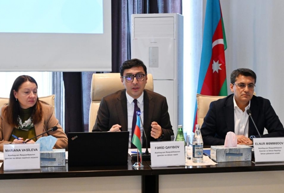 Nazir federasiya nümayəndələri ilə regionlarda keçirilən turnirlər barədə fikir mübadiləsi aparıb