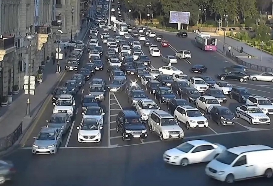 Paytaxtın hansı yollarında nəqliyyatın hərəkətində sıxlıq yaranıb?  SİYAHI