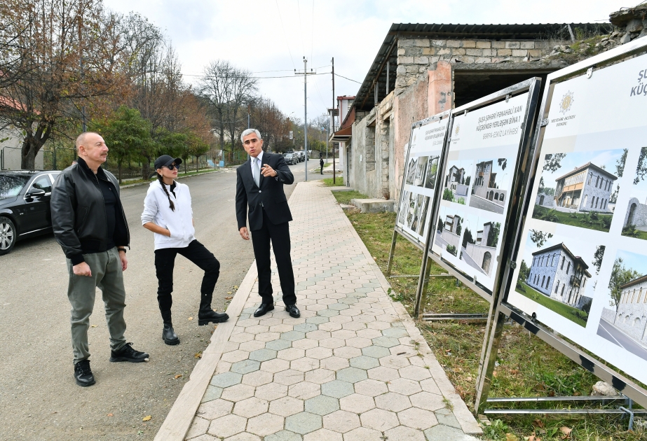 El Presidente Ilham Aliyev examinó los proyectos de restauración y reconstrucción de algunos edificios de la calle Panah Ali Khan