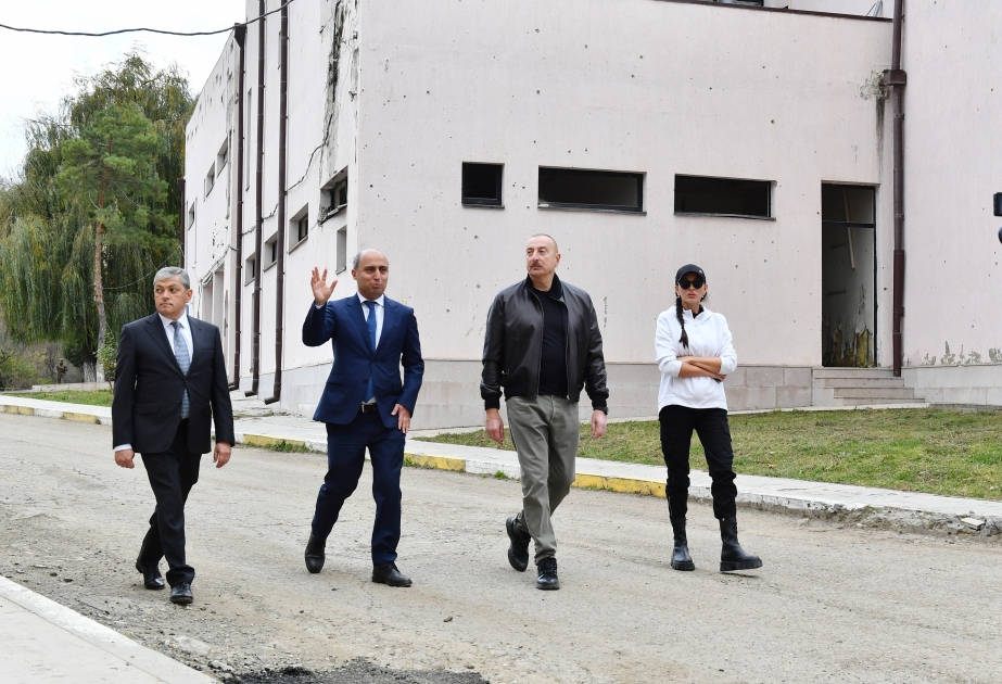 Le président Aliyev visite les bâtiments d’une école professionnelle et d’un collège à Choucha  MIS A JOUR VIDEO