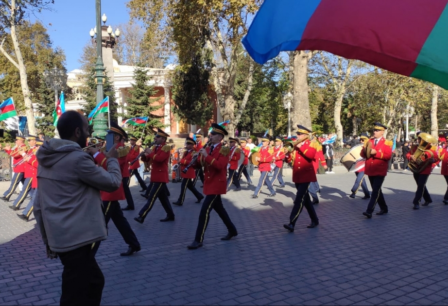 В Гяндже прошел концерт по случаю Дня Победы, состоялся фейерверк ОБНОВЛЕНО