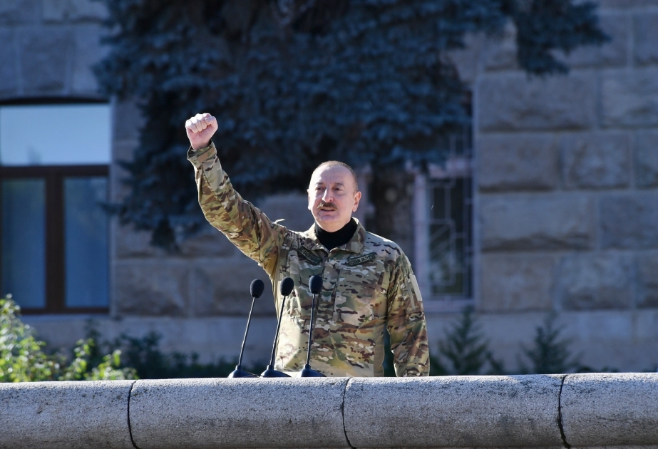 Президент Азербайджана: Пусть все знают, что строительство армии и после этого будет оставаться одним из наших приоритетов