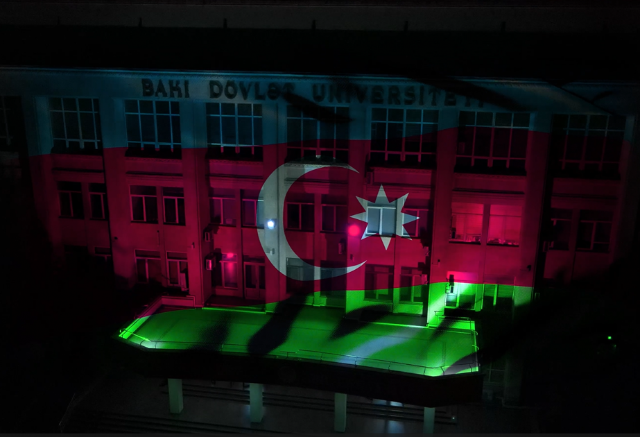BDU-nun əsas və 2 saylı tədris binaları Dövlət Bayrağının rəngləri ilə işıqlandırılıb