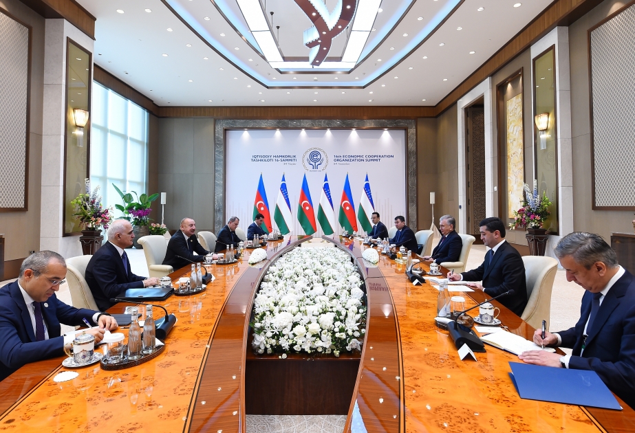 Le président azerbaïdjanais Ilham Aliyev s’entretient avec son homologue ouzbek Chavkat Mirzioïev MIS A JOUR VIDEO