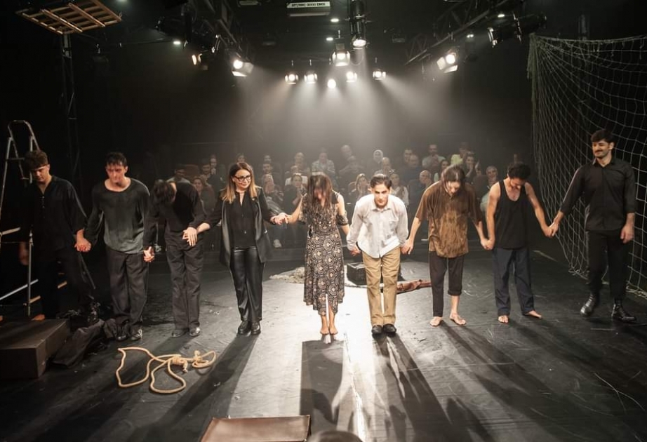 Milli Dram Teatrının laboratoriyası “Son xətt” tamaşasını təqdim edib