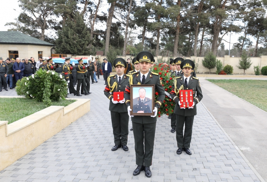 General-mayor Mahmud Həmzəyev son mənzilə yola salınıb