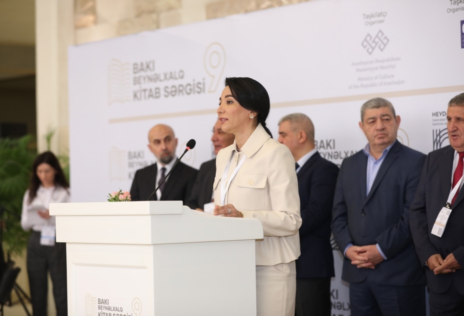Ombudsman: Azərbaycanda kitabsevərlərin sayının çox olması sevindirici haldır