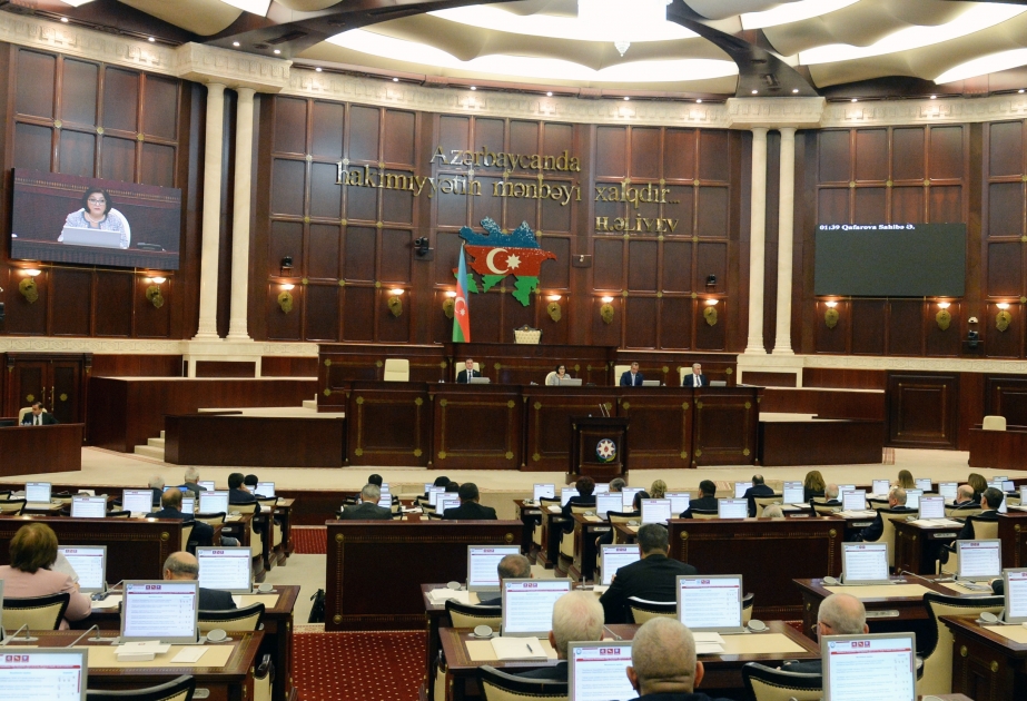 Milli Məclisdə 2024-cü ilin dövlət büdcəsi zərfinə daxil olan qanun layihələri müzakirə edilir