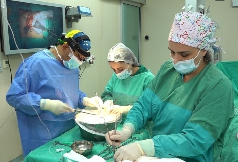 Одна из 3315 медицинских услуг - Корреспонденты АЗЕРТАДЖ наблюдали за операцией по пересадке органов ВИДЕО