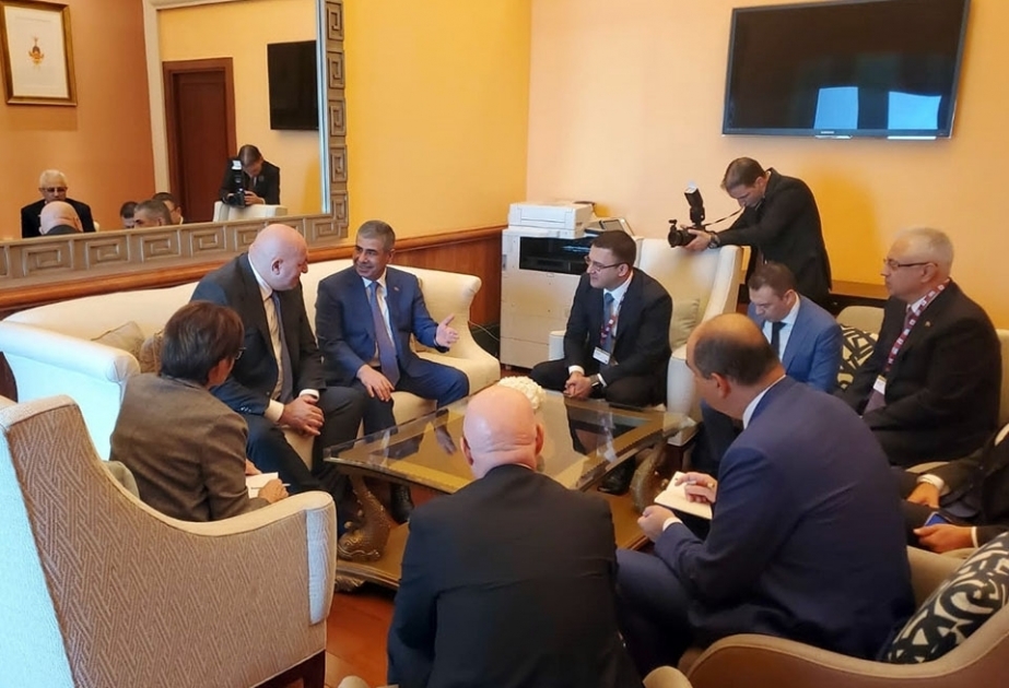 Azerbaijan’s defense minister meets with his Italian counterpart
