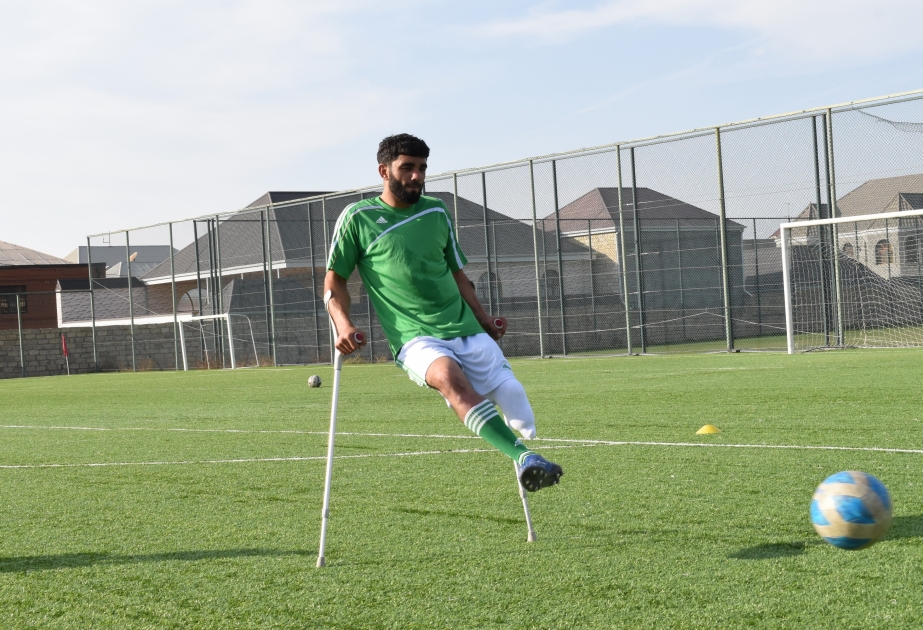 “Bir ayağımın olmamasına baxmayaraq, yaşıl meydanlar məni yenidən həyata qaytardı” – amputant futbol klubunun üzvü  FOTO VİDEO