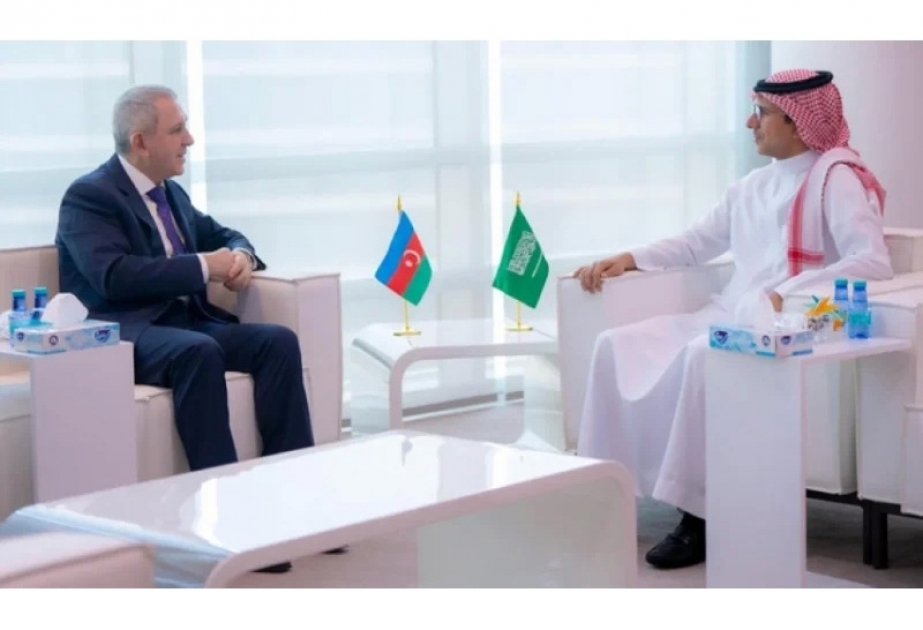 Viceministro de Arabia Saudí se entrevista con el embajador de Azerbaiyán