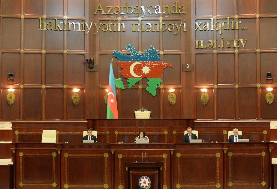Milli Məclis 2024-cü ilin dövlət büdcəsini birinci oxunuşda qəbul edib