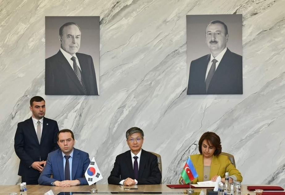 Azerbaiyán y Corea del Sur firman un protocolo para un nuevo proyecto de subvención en TIC