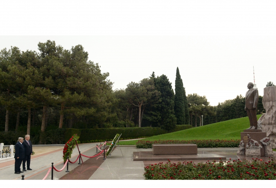 President of Eurasian Patent Office pays respect to Great Leader Heydar Aliyev