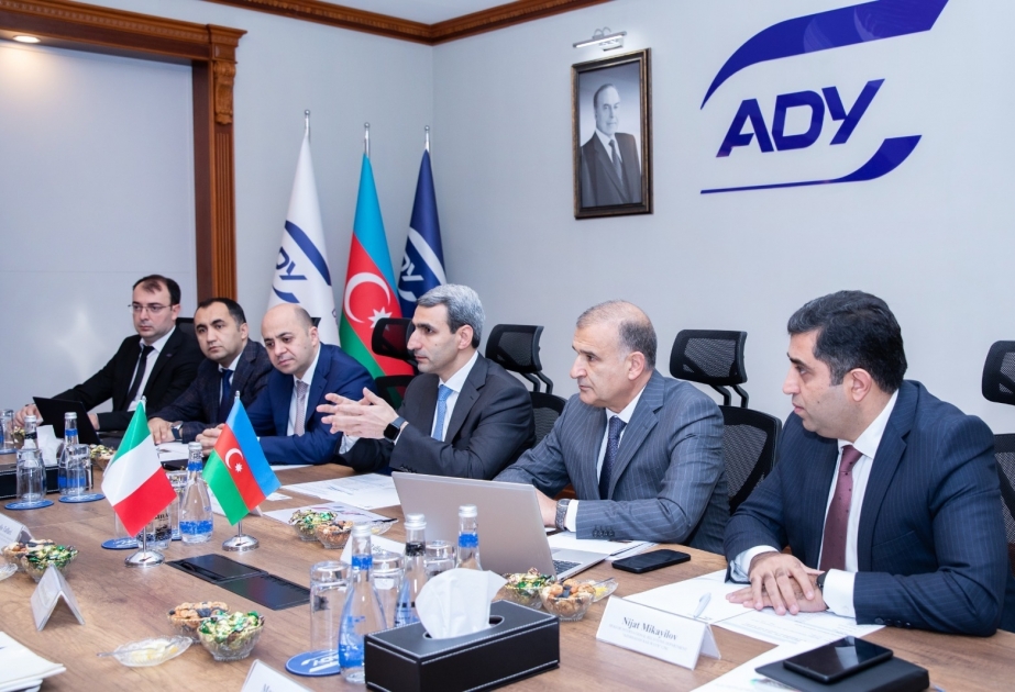 Azərbaycanda həyata keçirilən dəmir yolu layihələrində İtaliya şirkətlərinin iştirakı müzakirə edilib