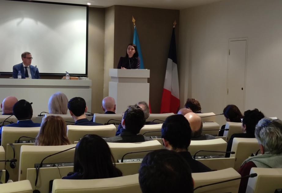 En París se celebra una conferencia sobre las perspectivas de paz en el Cáucaso Sur