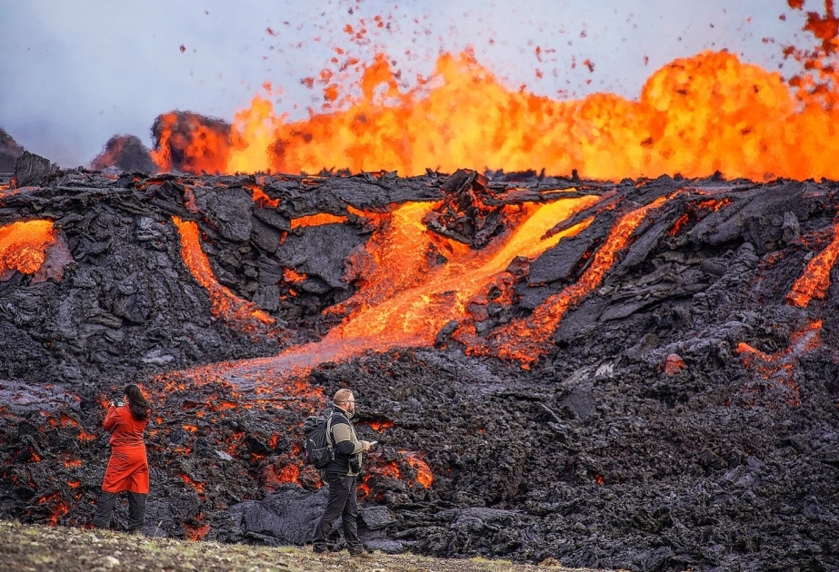 La erupción del volcán islandés podría arrasar la ciudad de Grindavik tras miles de seísmos