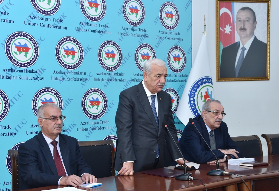 AHİK-də ali məktəb tələbələrinə adlı təqaüdlər təqdim edilib