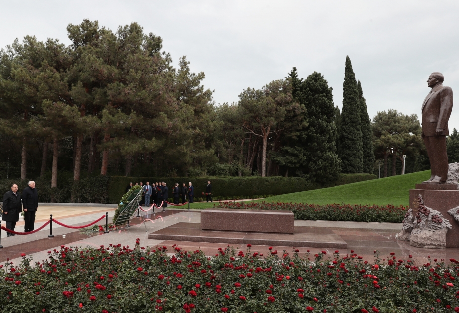 Türkiye’s Supreme Election Council delegation visits grave of National Leader Heydar Aliyev and Alley of Martyrs in Baku
