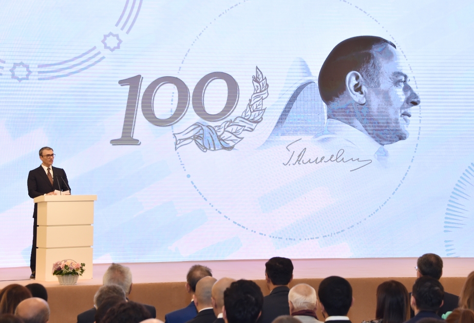 “AzerGold” QSC Ulu Öndər Heydər Əliyevin 100 illiyinə həsr olunmuş qızıl sikkənin təqdimat mərasimini keçirib
