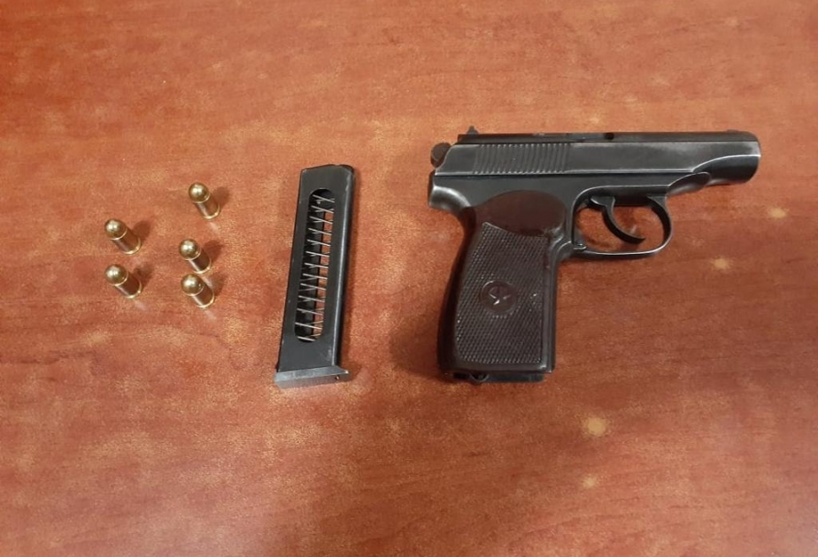 Axtarışda olan şəxs “Makarov” tapançası satmaq istəyərkən saxlanılıb