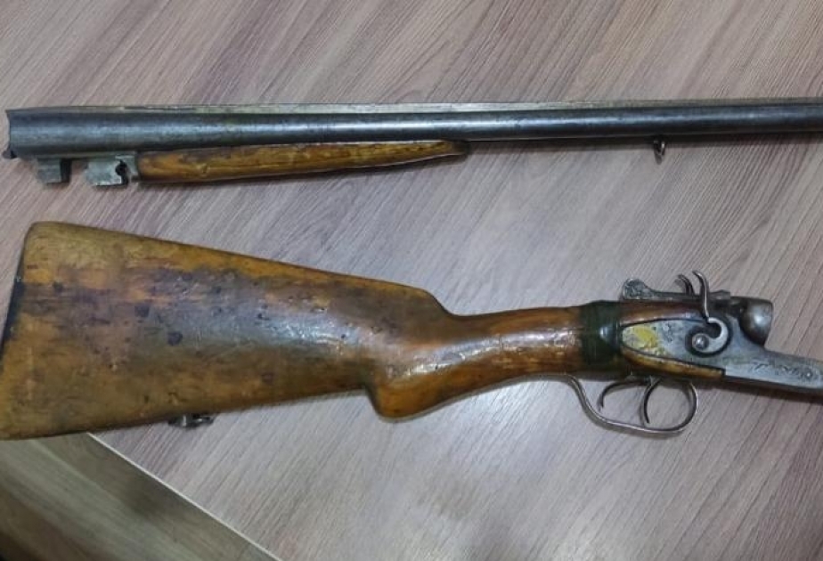 Siyəzən sakini sənədsiz silahını könüllü olaraq polisə təqdim edib