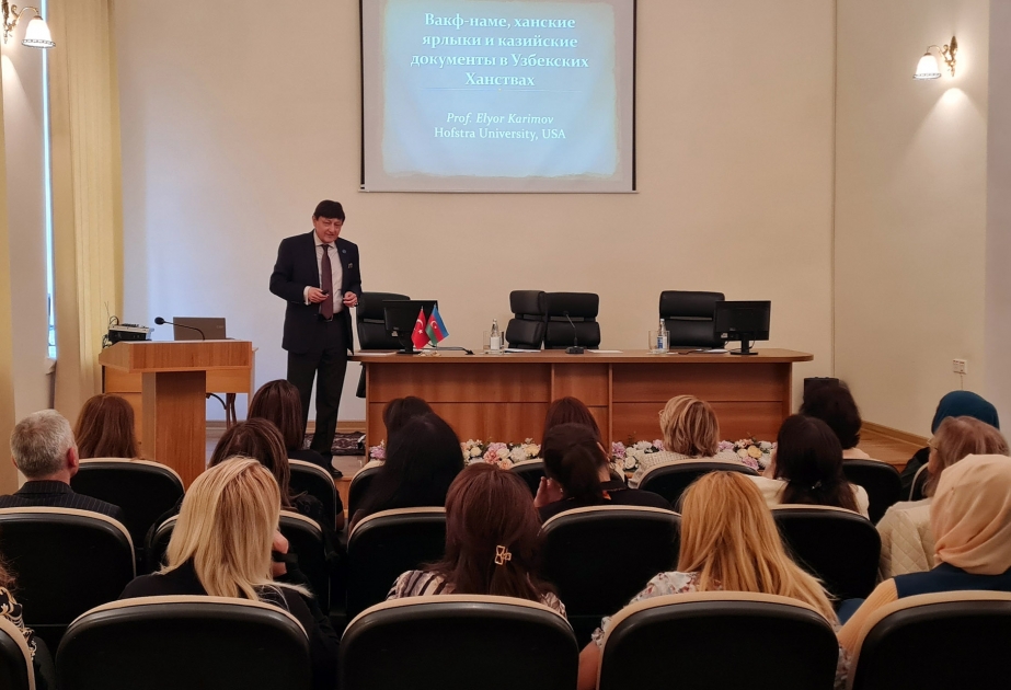 Amerikanın Hofstra Universitetinin professoru Əlyazmalar İnstitutunda mühazirə oxuyub