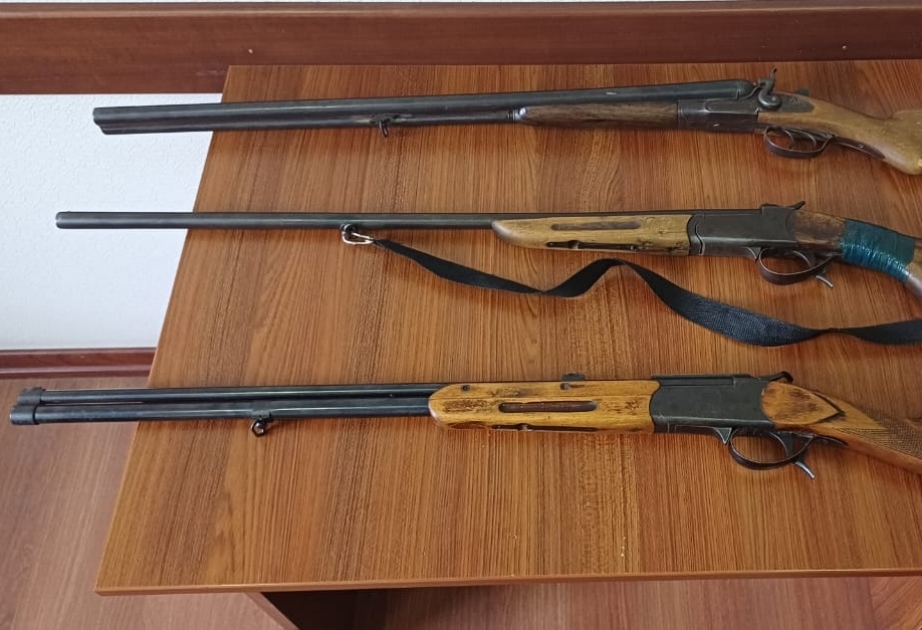 Yevlaxda qanunsuz saxlanılan silahlar polisə təhvil verilib