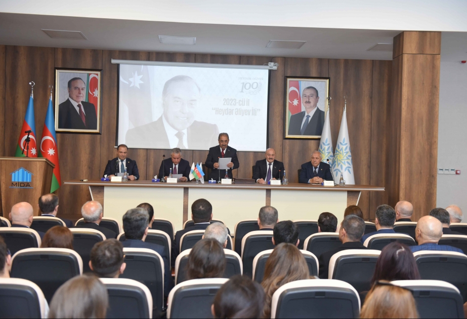 Mənzil İnşaatı Dövlət Agentliyində “Heydər Əliyev İli” çərçivəsində YAP-ın yaradılmasının 31 illiyinə həsr edilmiş tədbir keçirilib