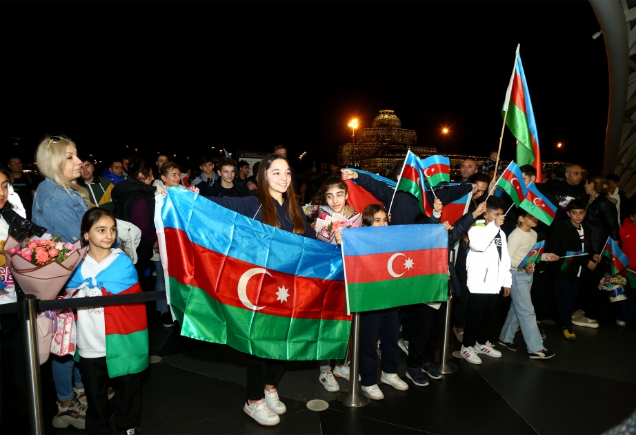Dünya çempionatında uğur qazanmış Azərbaycan gimnastları Vətənə qayıdıb