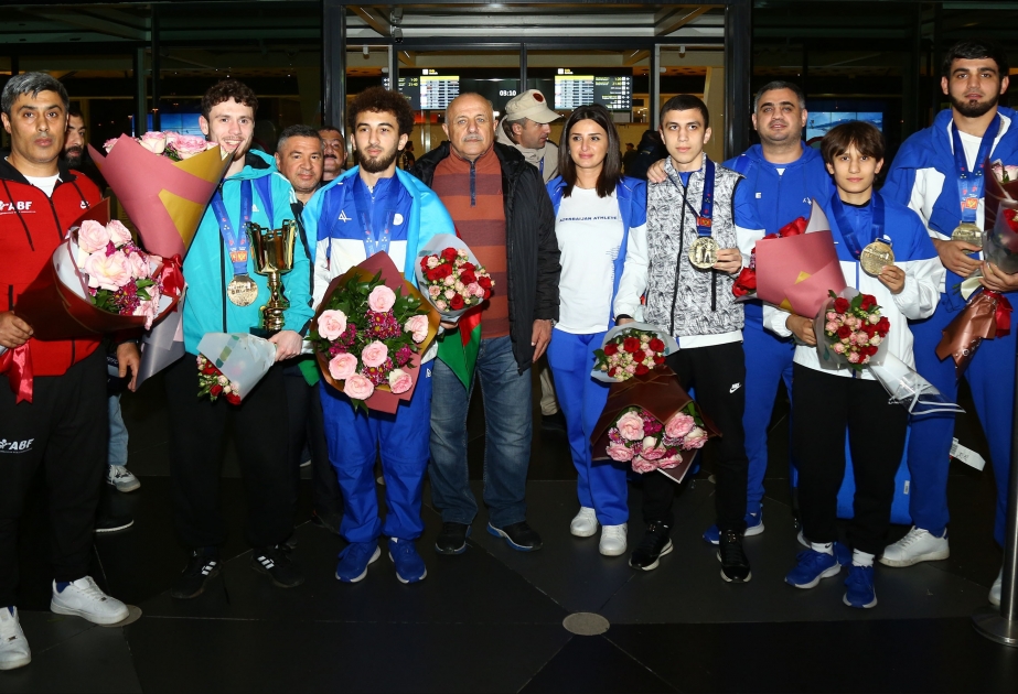 Boks üzrə Avropa çempionatında rekorda imza atan Azərbaycan yığması Vətənə dönüb