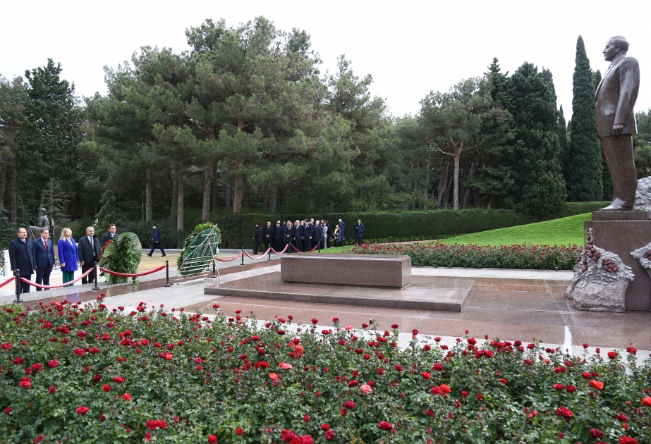 Participants of conference dedicated to TURKPA`s 15th anniversary pays tribute to Great Leader Heydar Aliyev and Azerbaijani martyrs